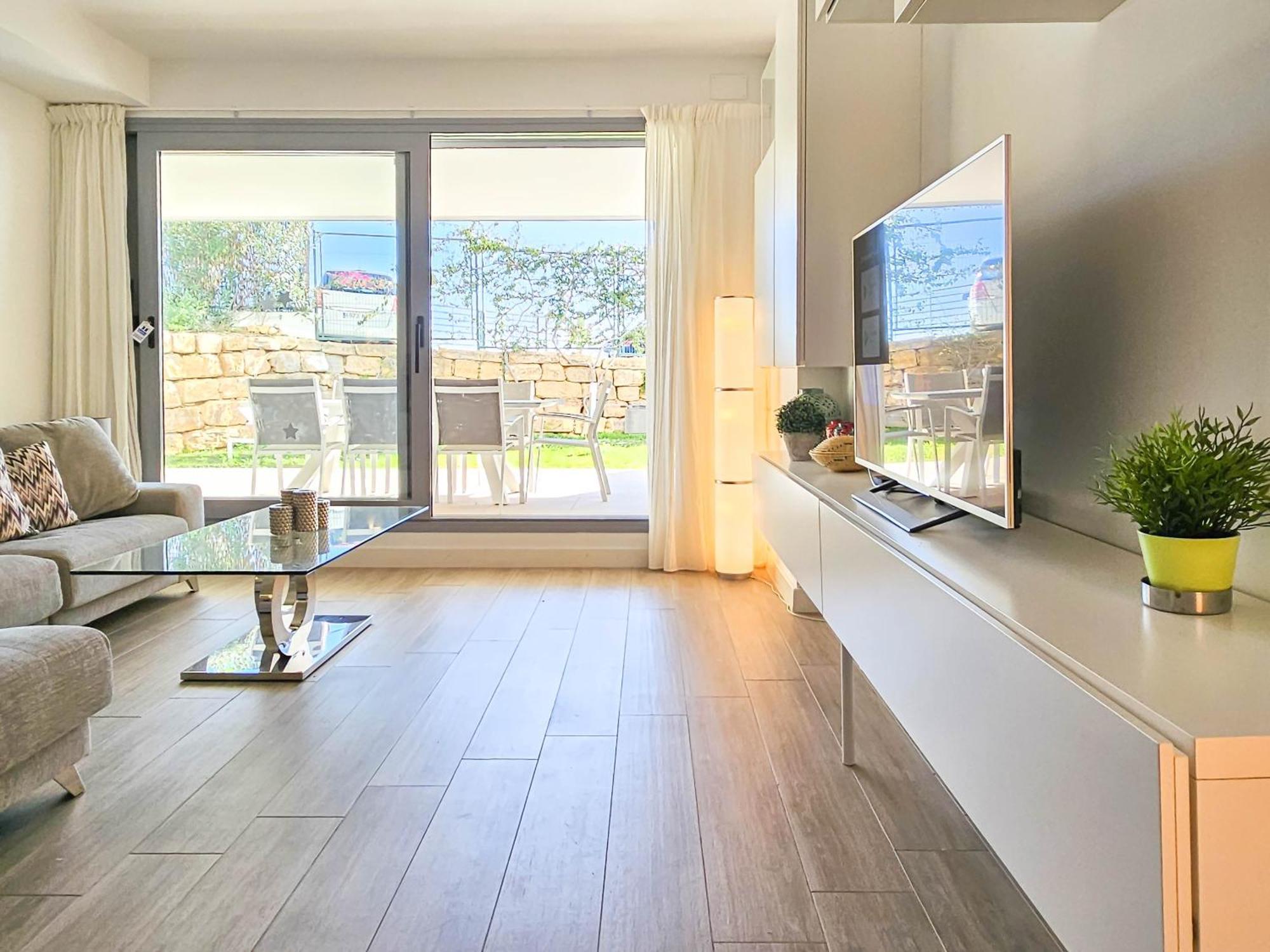 Luxury Ground Floor Apt - 300 M To Cabopino Golf Marbella Dış mekan fotoğraf