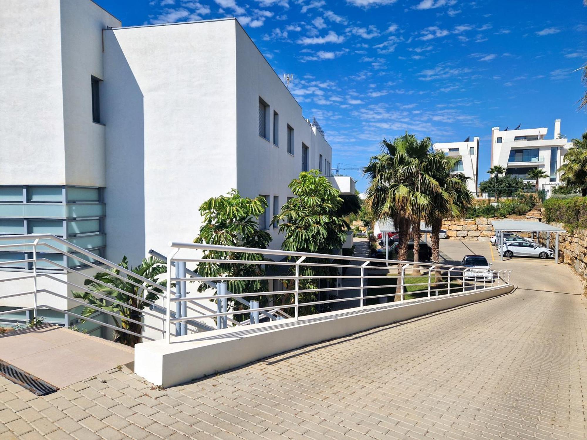 Luxury Ground Floor Apt - 300 M To Cabopino Golf Marbella Dış mekan fotoğraf