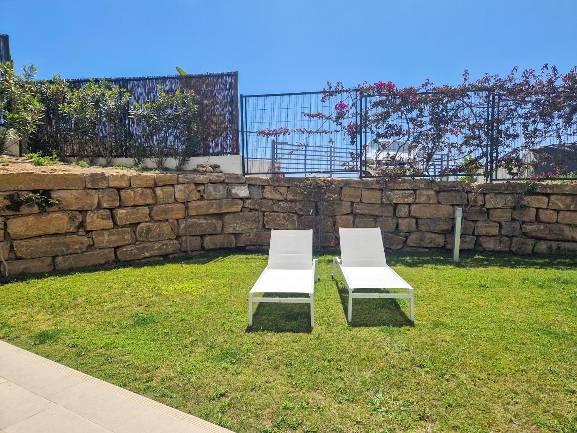 Luxury Ground Floor Apt - 300 M To Cabopino Golf Marbella Dış mekan fotoğraf